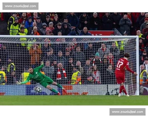 足球赛事官方直播全面开启 球迷尽享精彩瞬间与实时比分更新 - 副本 - 副本 (2)